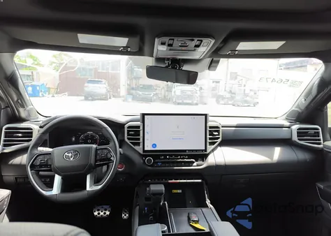 2024 Toyota Sequoia Sr5 z USA, uszkodzony, nr VIN 7SVAAABA4RX029430